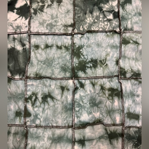 Lei Lotus Made in Nepal Green Tie Dye T-shirt Size Large - Picture 6 of 6
